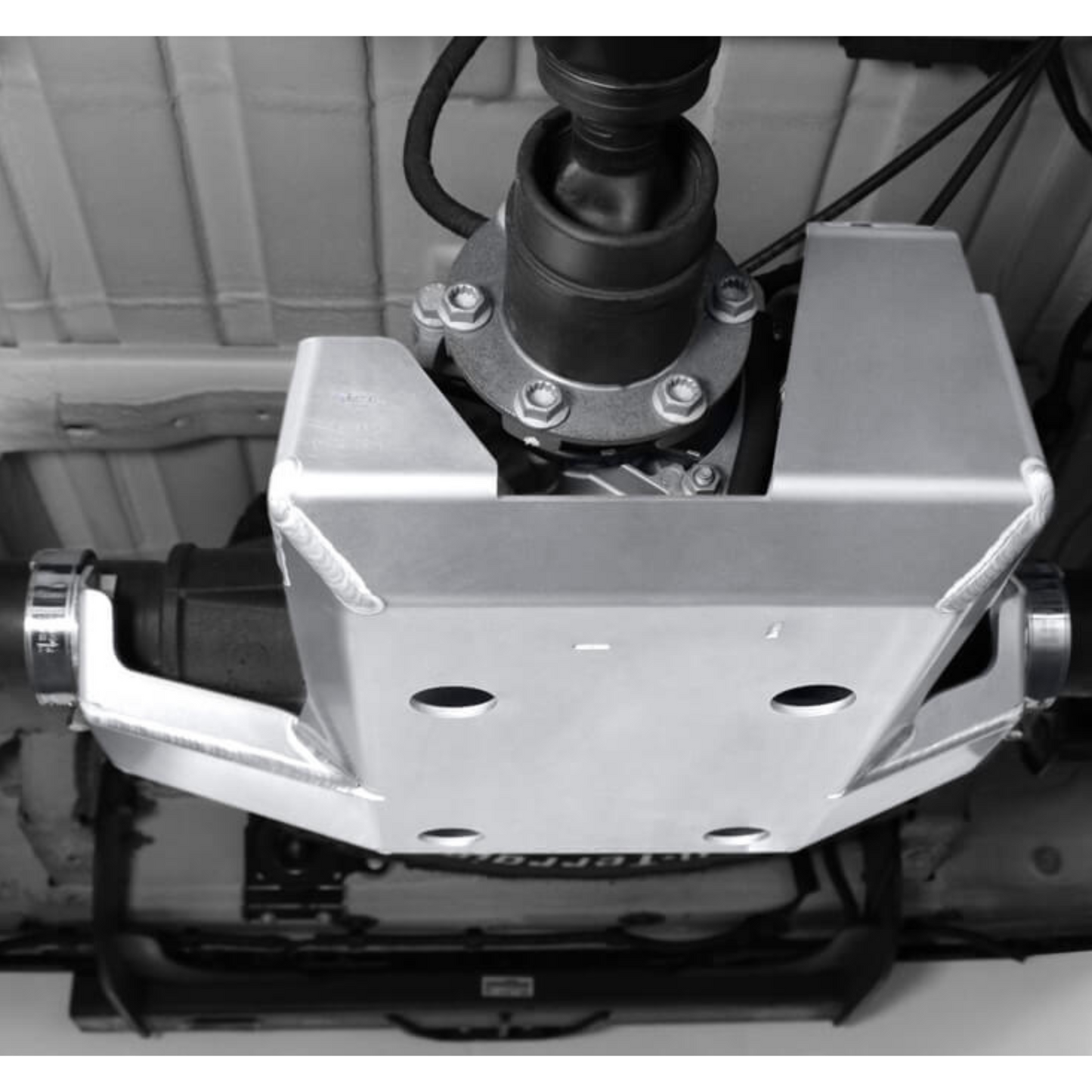 Haldex / peränsuoja VW Crafter (2017+)