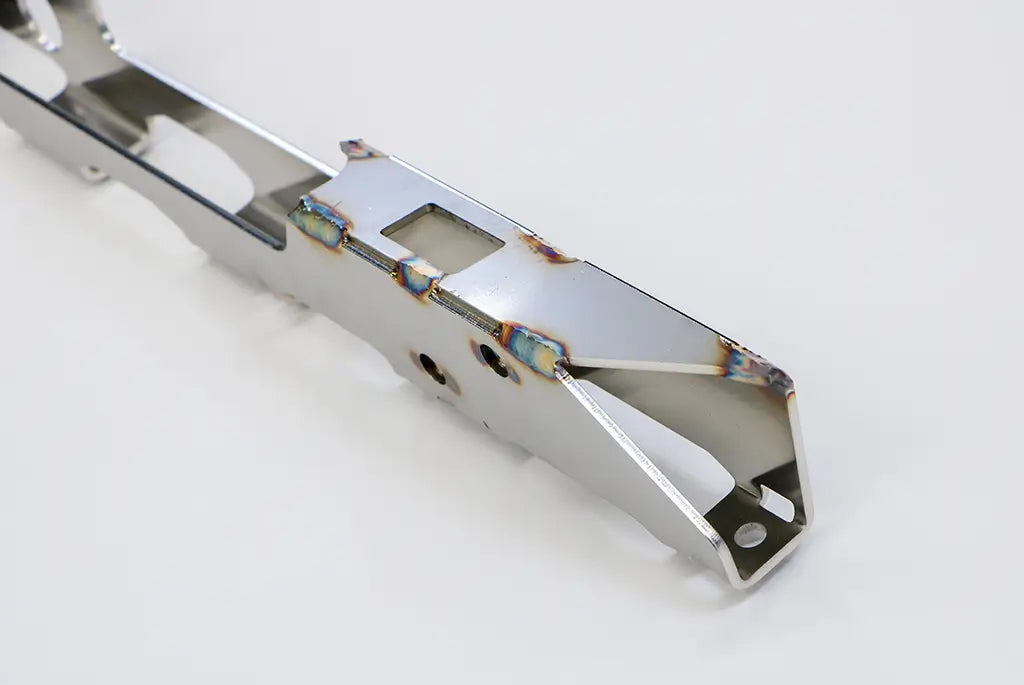 Kiinnityslista, vasen (Rockslide varten) VW T7